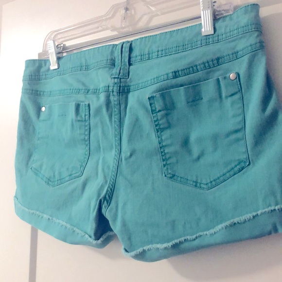 MUDD Teal Green Blue Womens Shorts Juniors Size 15 - Picture 2 of 7